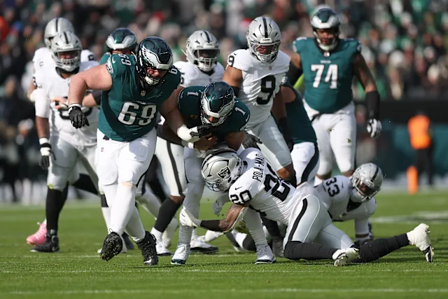 /EaglesVsRaiders_Week15