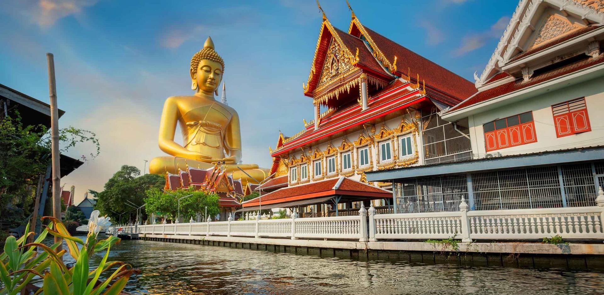 /Thailand_WatPaknamPhasiCharoen